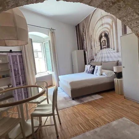 Appartamento La Caverna - Vecchia, Fronte Mare *