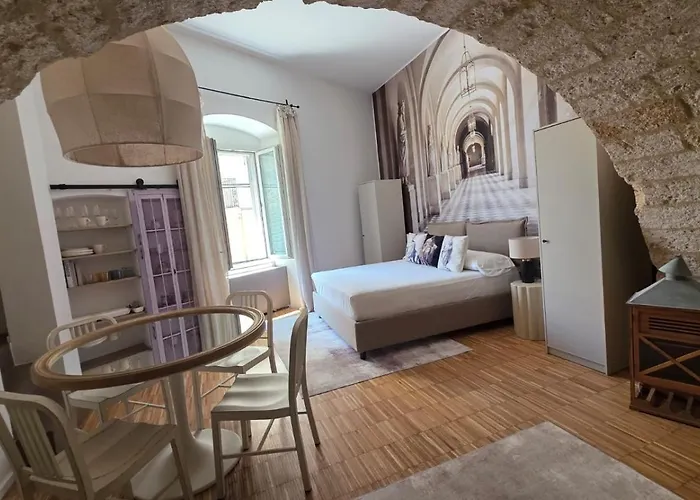 דירה La Caverna - Vecchia, Fronte Mare *