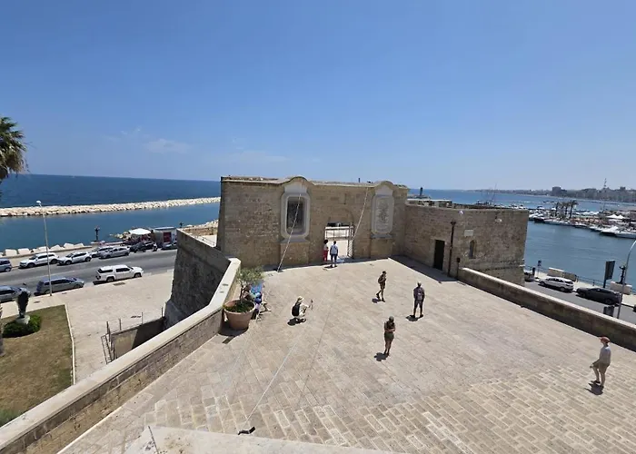 La Caverna - Vecchia, Fronte Mare בארי